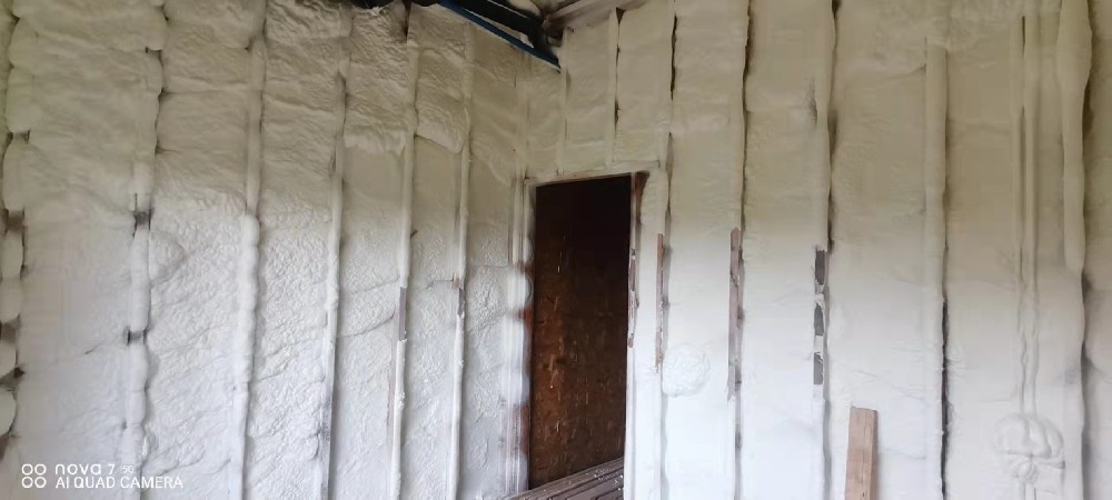 硬質聚氨酯發泡材料做屋頂能否防水？